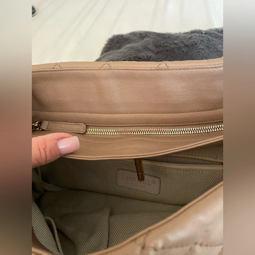Beige Chanel Tote​​​​​​​​​​​